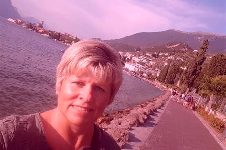 Rose, 27 — Escort in Nanzdietschweiler, Germany
