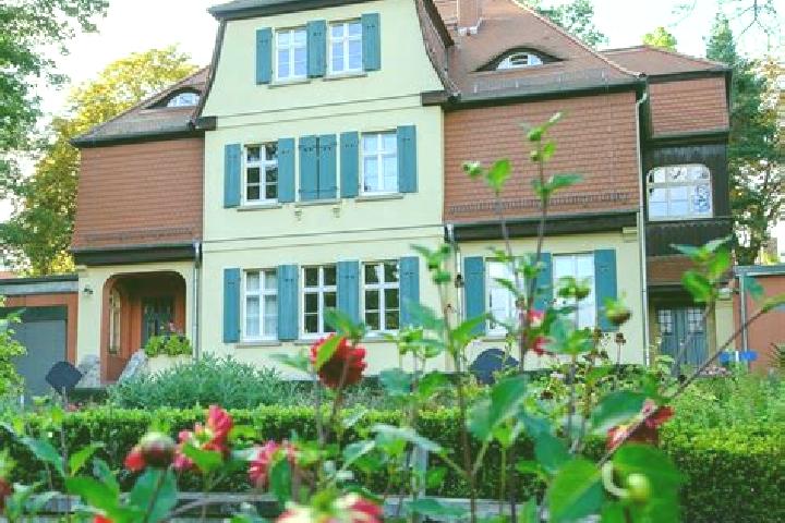 Rose, 27 — Escort in Neudietendorf, Germany