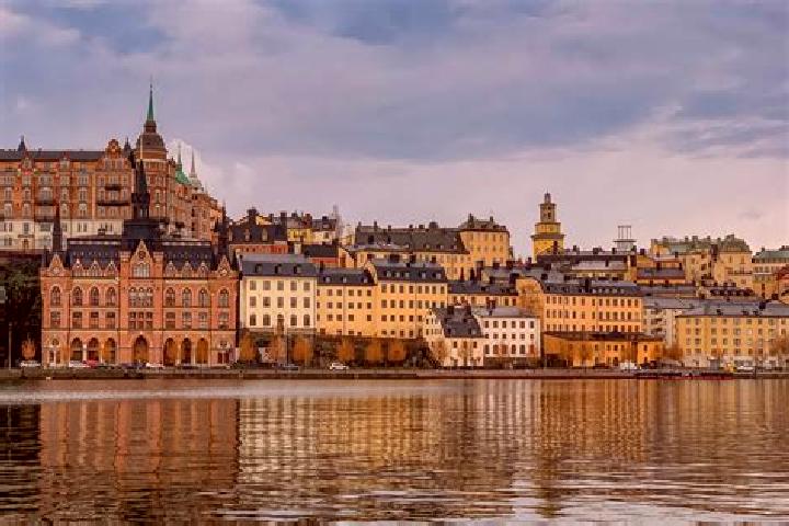 Rose, 27 — Escort in Nora, Sweden