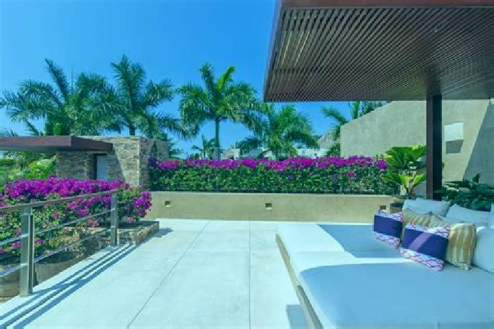 Rose, 27 — Escort in Romulo Calzada (La Herradura), Mexico