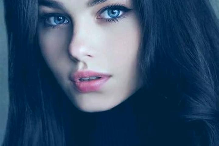 Rose, 28, a black dark-eyed caucasian companion based in Coursac. Offering Roleplay, GFE, Dinner Date. Available for incall and outcall, day and evening dates.