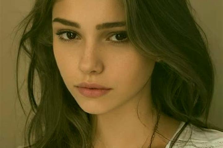 Rose, 28, a chestnut brown-eyed slavic companion based in Fiscut. Offering BDSM, OWO, Travel Companion. Available for incall and outcall, day and evening dates.