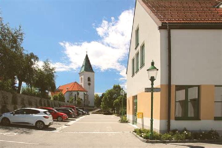 Rose, 28 — Escort in Behamberg, Austria