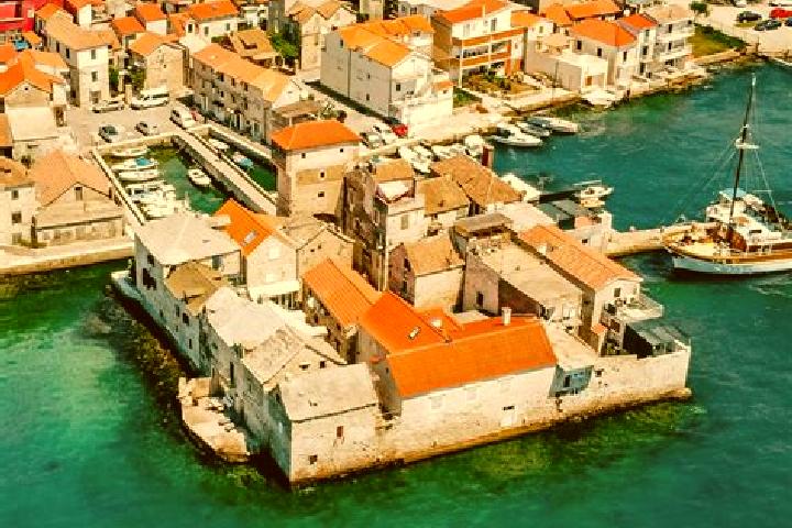 Rose, 28 — Escort in Kastel Gomilica, Croatia