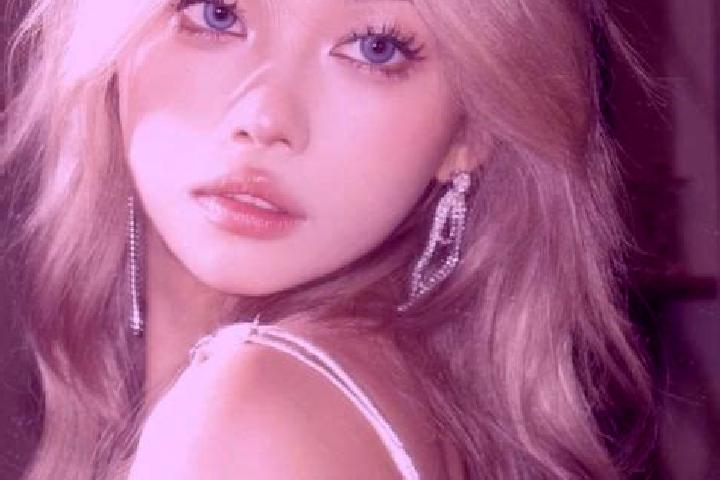 Rose, 29, a blonde blue-eyed asian companion based in Petofibanya. Offering Deep French Kissing, OWO, Striptease. Available for incall and outcall, day and e...