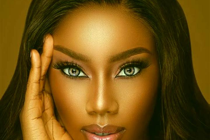 Rose, 29, a red blue-eyed ebony companion based in Umuneke-Ngor. Offering GFE, Travel Companion, Couples. Available for incall and outcall, overnight booking...
