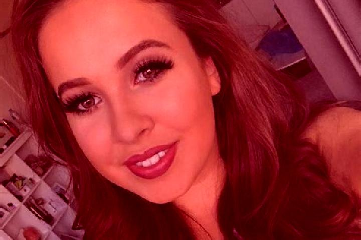Rose, 29, a red dark-eyed european companion based in Rocchetta Sant Antonio. Offering Dinner Date, Girlfriend Experience, Party Girl. Available for incall a...