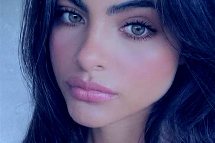 Rose, 29, a red dark-eyed indian companion based in Buc. Offering Party Girl, Girlfriend Experience. Available for incall and outcall, overnight bookings ava...