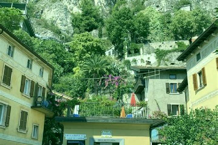 Rose, 29 — Escort in Limone sul Garda, Italy