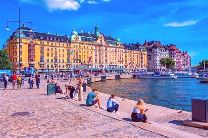 Rose, 30 — Escort in Balsta, Sweden