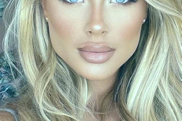 Rose, 31, a dark blonde blue-eyed latina companion based in Falticeni. Offering GFE, Party Girl, Couples, CIM, Overnight. Available for incall and outcall, o...