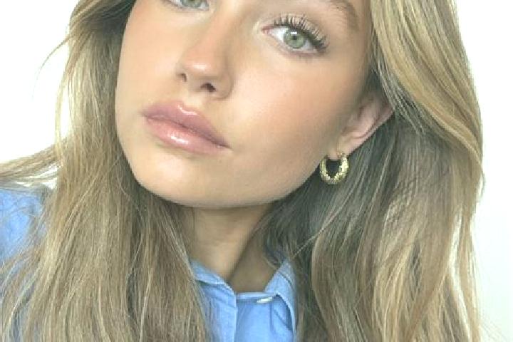 Rose, 31, a dark blonde green-eyed latina companion based in Sankt Leonhard am Forst. Offering Erotic Massage, Striptease, A-Level. Available for incall and ...