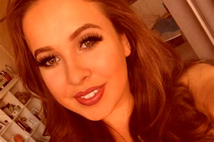 Rose, 31, a red brown-eyed european companion based in Stetten. Offering Fetish, CIM, BDSM. Available for incall and outcall, overnight bookings available.