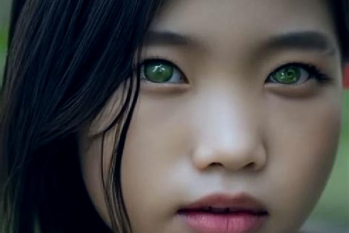Rose, 31, a red green-eyed asian companion based in Porto Calvo. Offering Girlfriend Experience, Duos, CIM. Available for incall and outcall, overnight booki...