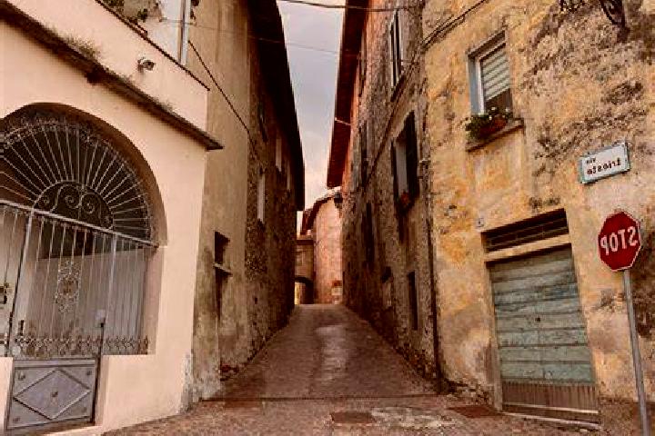 Rose, 31 — Escort in Cassano Valcuvia, Italy