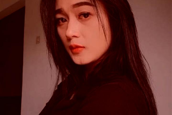Rose, 31 — Escort in Lilin Satu, Indonesia