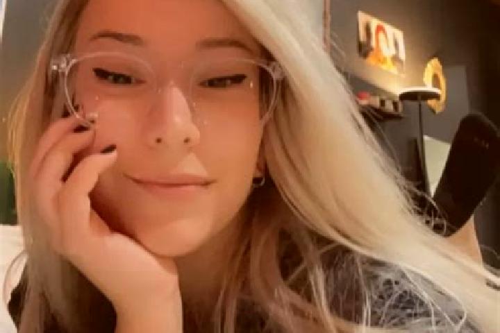 Rose, 32, a blonde grey-eyed indian companion based in Nova Ushytsya. Offering Fetish, Duos, Overnight, Dinner Date. Available for incall and outcall, day an...