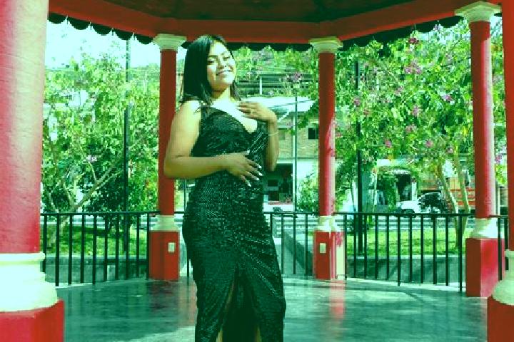 Rose, 33, a auburn amber-eyed ebony companion based in Santa Maria Tiltepec. Offering Girlfriend Experience, Tantra, 69, Massage. Available for incall and ou...