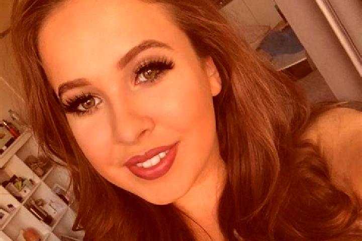 Rose, 34, a auburn brown-eyed caucasian companion based in Sangesi. Offering Massage, Striptease, A-Level. Available for incall and outcall, day and evening ...