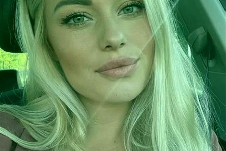 Rose, 34, a blonde hazel-eyed caucasian companion based in Dundburd. Offering OWO, Overnight, Girlfriend Experience. Available for incall and outcall, overni...