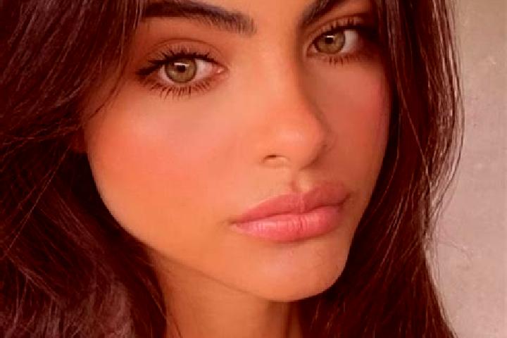 Rose, 34, a brunette green-eyed latina companion based in Muddanuru. Offering OWO, Couples, Fetish. Available for incall and outcall, day and evening dates.