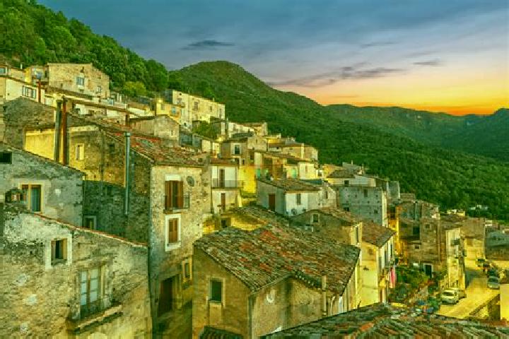 Rose, 34 — Escort in Morano Calabro, Italy
