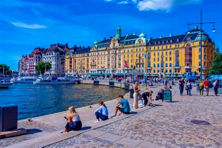 Rose, 34 — Escort in Rasunda, Sweden
