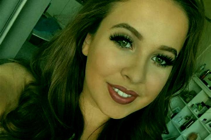 Rose, 35, a auburn amber-eyed latina companion based in Pich. Offering OWO, Prostate Massage, CIM, Deep French Kissing, Roleplay. Available for incall and ou...