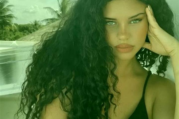 Rose, 35, a black grey-eyed latina companion based in Starse. Offering Tantra, Duos, Travel Companion, Deep French Kissing, Couples. Available for incall and...