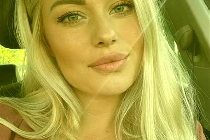 Rose, 35, a blonde hazel-eyed mixed companion based in Postoloprty. Offering Massage, CIM, Dinner Date. Available for incall and outcall, day and evening dates.