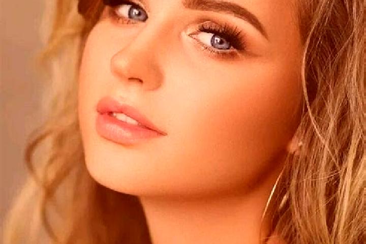 Rose, 35, a dark blonde blue-eyed middle eastern companion based in Dmitrovskoye. Offering Prostate Massage, Overnight, Fetish, Dinner Date. Available for in...
