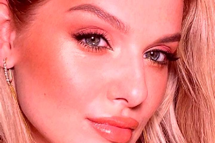 Rose, 35, a dark blonde green-eyed latina companion based in Uruguaiana. Offering Girlfriend Experience, Striptease, Deep French Kissing. Available for incal...