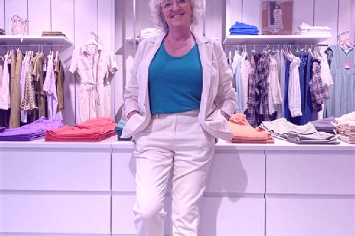 Rose, 35 — Escort in Bihorel, France