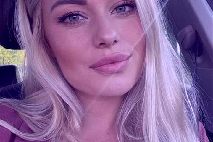 Rose, 36, a blonde hazel-eyed mixed companion based in Englemount-Lawrence. Offering 69, Fetish, Girlfriend Experience, Overnight, Striptease. Available for ...