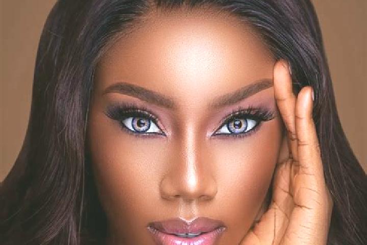 Rose, 36, a dark blonde blue-eyed ebony companion based in Ibitinga. Offering Fetish, Girlfriend Experience. Available for incall and outcall, overnight book...