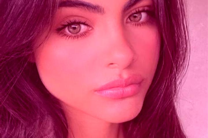 Rose, 37, a brunette green-eyed european companion based in Le Roux. Offering 69, Travel Companion, Deep French Kissing, Party Girl. Available for incall and...