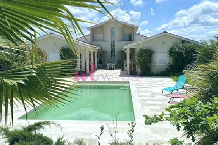 Rose, 37 — Escort in Sainte-Eulalie, France