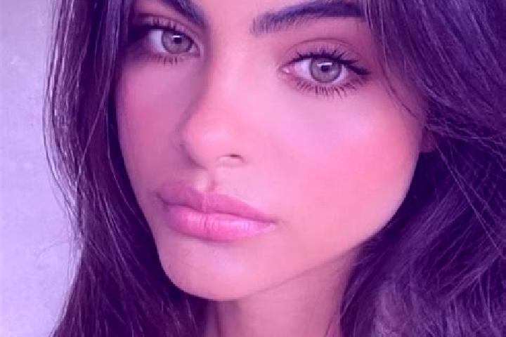 Rose, 38, a brunette green-eyed indian companion based in Pinxton. Offering CIM, Domination, Couples. Available for incall and outcall, day and evening dates.