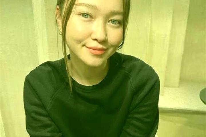 Rose, 38, a red blue-eyed asian companion based in Koenigsbrunn im Weinviertel. Offering Girlfriend Experience, GFE, Massage. Available for incall and outcal...