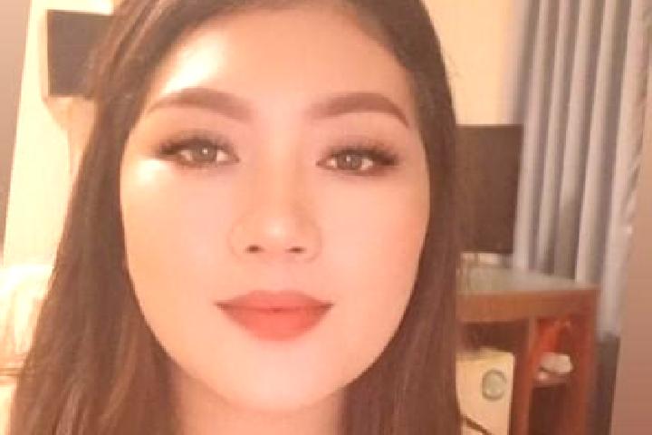 Rose, 38, a red grey-eyed asian companion based in Asigliano Vercellese. Offering Striptease. Available for incall and outcall, day and evening dates.