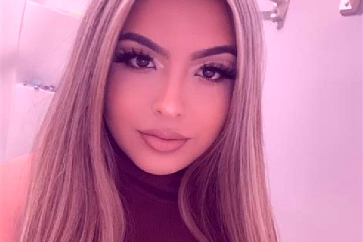 Rose, 39, a blonde amber-eyed latina companion based in Barasti. Offering Erotic Massage, BDSM, Deep French Kissing, Travel Companion. Available for incall a...