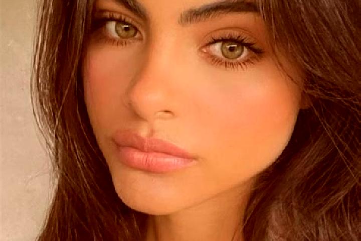 Rose, 39, a brunette grey-eyed indian companion based in Baraton. Offering GFE, Striptease, BDSM. Available for incall and outcall, overnight bookings availa...