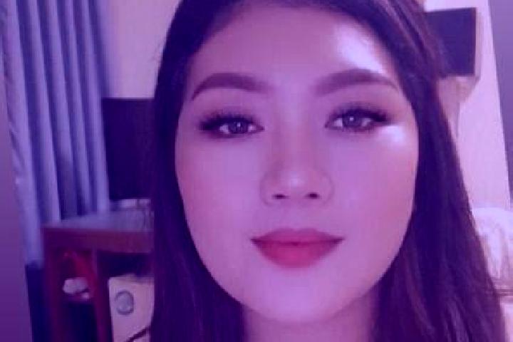 Ruby, 20, a black grey-eyed asian companion based in Bulwer. Offering Tantra, Dinner Date, Deep French Kissing. Available for incall and outcall, overnight b...