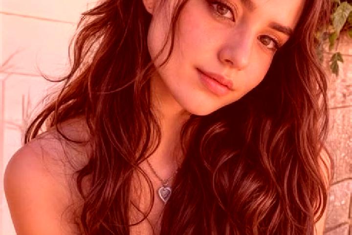Ruby, 20, a brunette hazel-eyed mixed companion based in Rogolo. Offering Dinner Date, Erotic Massage. Available for incall and outcall, overnight bookings a...