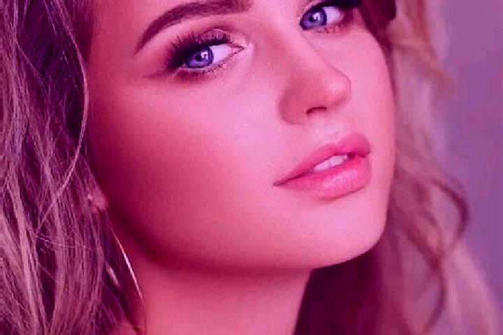 Ruby, 20, a dark blonde blue-eyed slavic companion based in Larre. Offering Deep French Kissing, Travel Companion, Couples, CIM. Available for incall and out...
