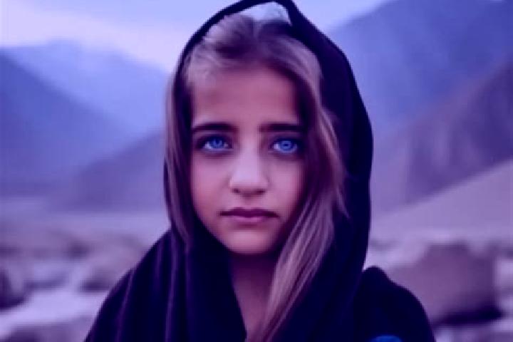 Ruby, 20, a dark blonde grey-eyed middle eastern companion based in Lungoci. Offering Massage, Couples, A-Level, Roleplay, GFE. Available for incall and outc...