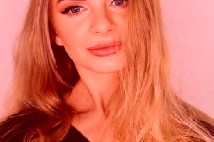 Ruby, 20 — Escort in Nova Dofinivka, Ukraine