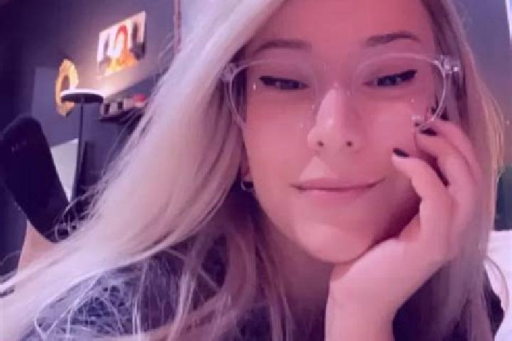 Ruby, 21, a blonde brown-eyed indian companion based in Villefontaine. Offering Prostate Massage, Fetish, Overnight, Dinner Date. Available for incall and ou...