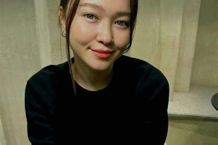 Ruby, 21, a brunette blue-eyed asian companion based in Stein-Wingert. Offering OWO, Girlfriend Experience, Dinner Date. Available for incall and outcall, da...