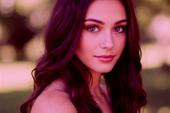 Ruby, 21, a brunette hazel-eyed mediterranean companion based in Dzialdowo. Offering GFE, Striptease. Available for incall and outcall, day and evening dates.